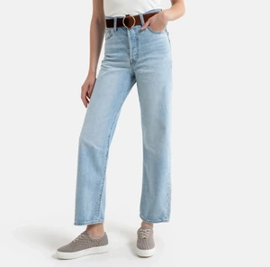 Levis ribcage jeans - Säljer mina fina ribcage från levis då de blivit för små för mig! Köpta i somras från levis affären i gbg💕🙏🏼 sitter så snyggt på!