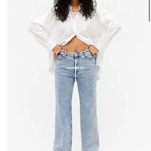 Yoko jeans - monki  - Ett par jeans från monki i modellen Yoko som inte kommer till användning längre, bra skick. 