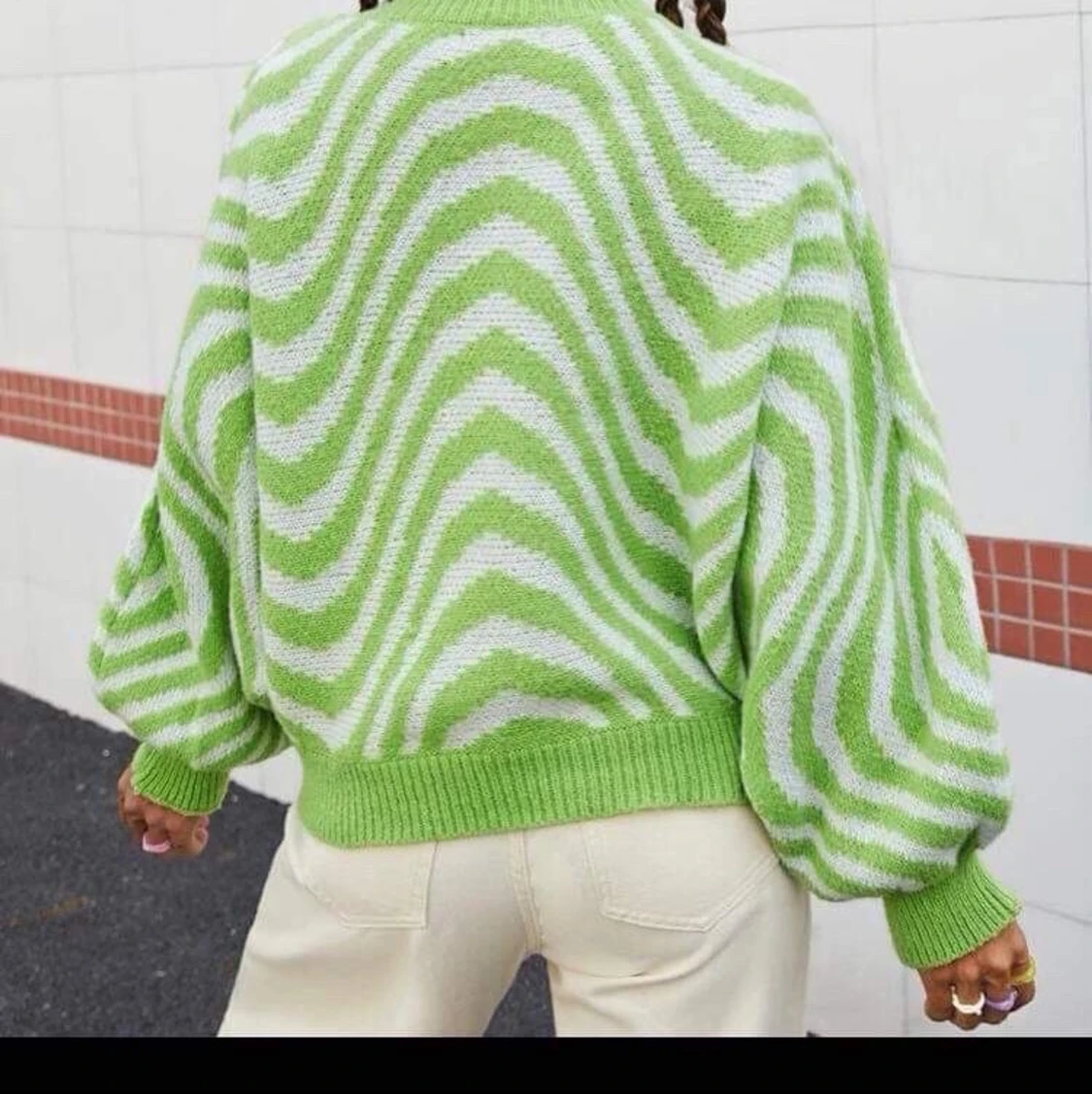 Fed ubrugt grøn og hvid oversized strik  - 90