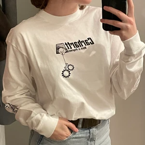 Carhartt WIP long sleeve  - Carhartt WIP scramble print long sleeve. Aldrig använd, stor i storlek. Är 158 cm, oftast storlek S, kan mötas och frakta (betalar inte för frakten) 