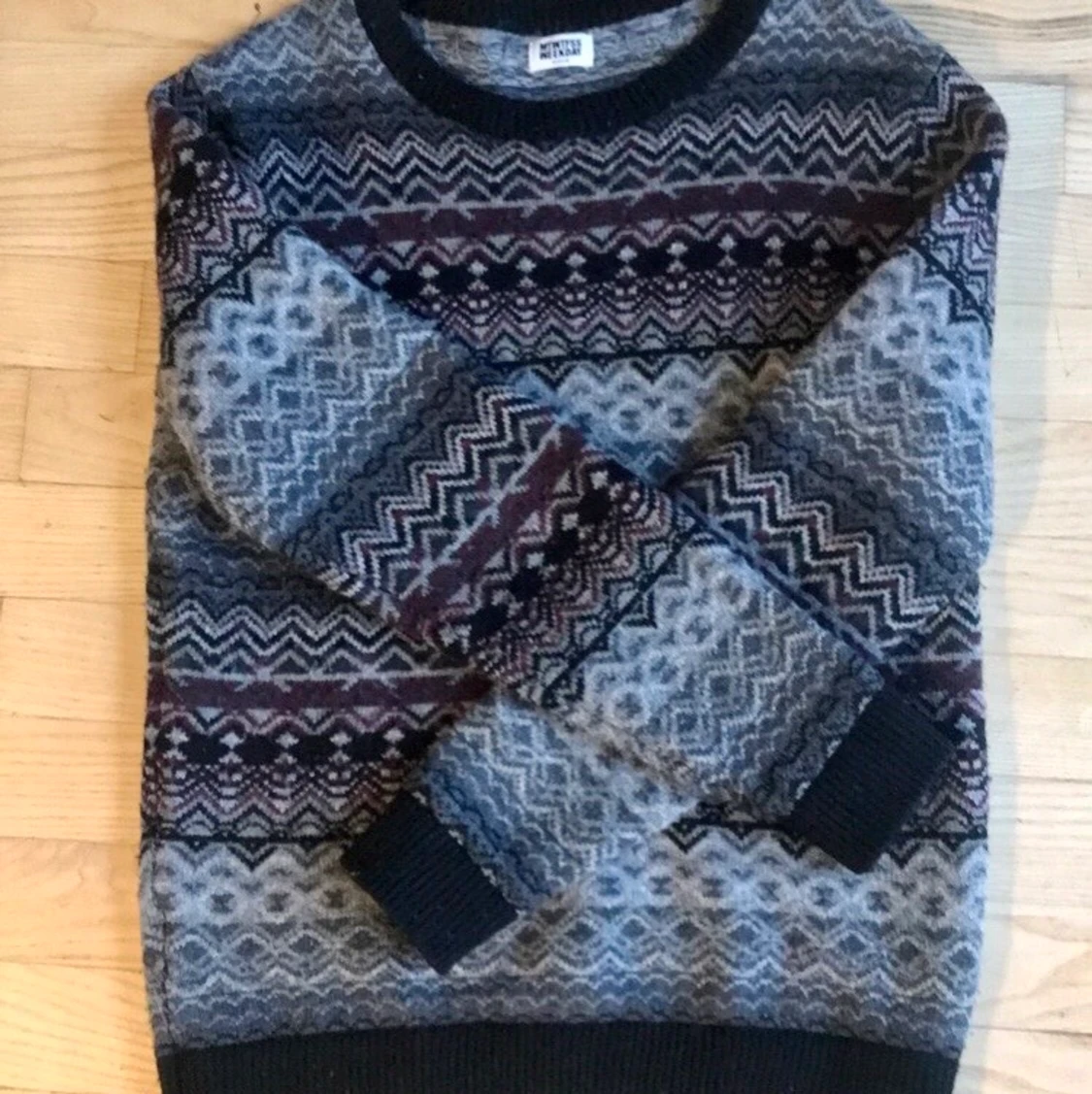 Stickad tröja från Weekday storlek M 