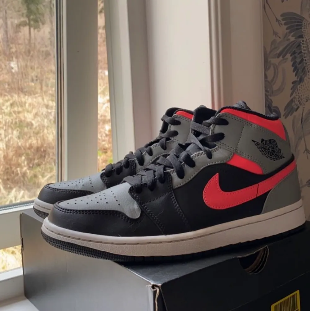 Air jordan one, pink shadow, storlek 41. Använda men i nyskick!. Skor.