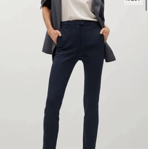 mango basics kostym byxor blå dam - aldrig använda köpt för ungefär 1 månad sedan säljs i butik för 269 