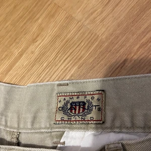 Gant byxor - Retro gant byxor! Riktigt coola men alldeles för stora för mig, bra skick! Frakt tillkommer ✨