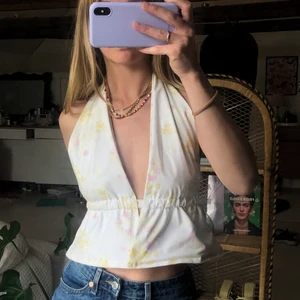 Söt topp - Fin till sommaren! Köparen står för frakten!💛 VINTAGE TYG 