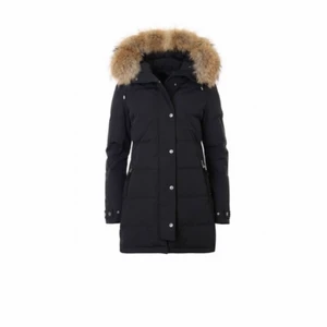 Julies subway  - anspänd 1 vinter jättefint skick säljs billigt på grund av att innerfickan är trasig                                                            priset kan diskuteras vid snabbaffär