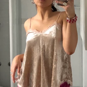 Size from S to M - Beautiful velvet top hand made great quality beige comfortable 