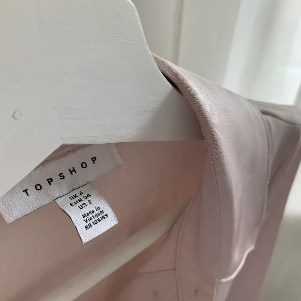 Superfin rosa/beige skjorta från TopShop, köpt för 499kr. Skjortor.