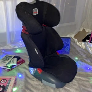 BILBARNSTOL orginalpris 700 - Denna bilbarnstol är från BRITAX och har kvar alla funktioner