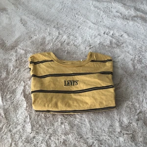 Levi's T-shirt  - Jättefin T-shirt, använd men i bra skick!