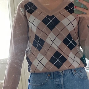 Shein tröja - Den var mindre än vad jag förväntade mig, därför har den inte kommit till användning :/ 