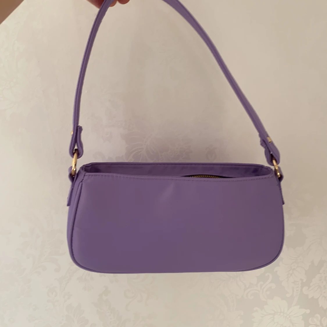 Lila väska