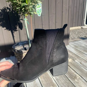 Svarta boots - Svarta boots, Moccaimitation 