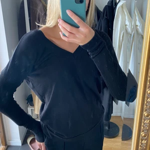 Tröja  - Svart tröja från Zara, storlek S🤍