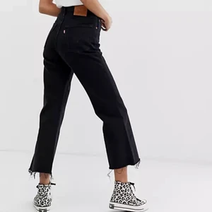 Levis jeans  - Ribcage crop flare. Säljes då dem är för korta för mig! Köp direkt eller kom med bud! 