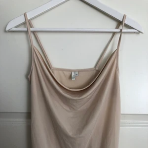 Beiget fest-linne st. XS (HELT NY) - Linne från Nelly. HELT NY!