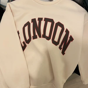 Vintage hoodie - I storlek S men passar M också