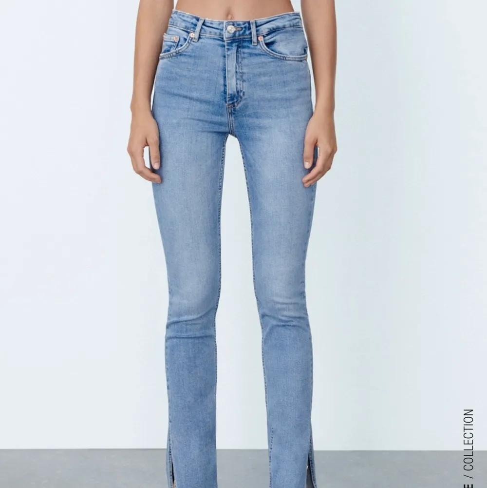 Säljer mina zara jeans då jag inte använder de längre, nypris 359kr säljer för 200+ frakt!! ❤️ bara att höra av sig om de är något man undrar över. . Jeans & Byxor.