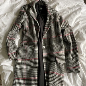 Kappa - Jätte skön kappa, kommer från bikbok i storlek S, köpt för 800 Kr 