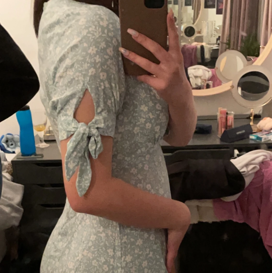 Grön blommig klänning  - 90