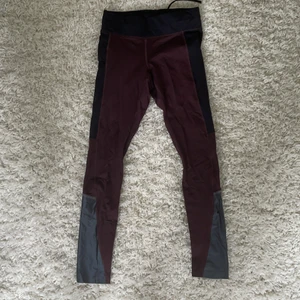 Peak performance träningstights - Använda en gång, men kände mig inte bekväm i färgen, väldigt sköna