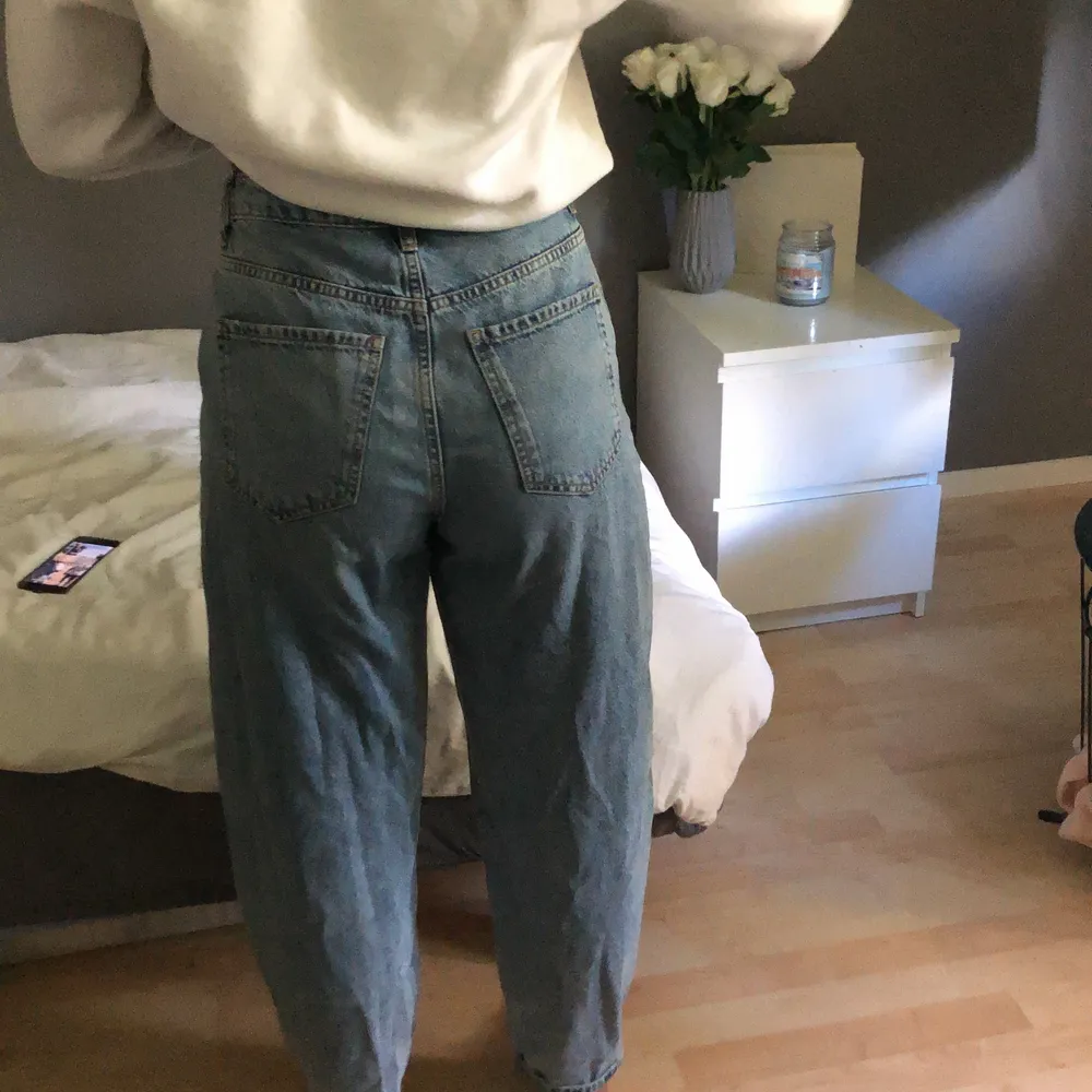 Nyskick. Trendiga jeans från Gina . Jeans & Byxor.