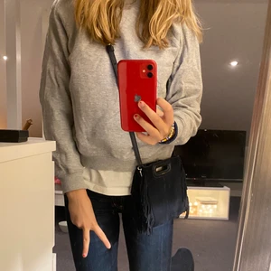 Sweatshirt  - Grå sweatshirt, passar alltid. 💓💓 från cubus. Frakt tillkommer 