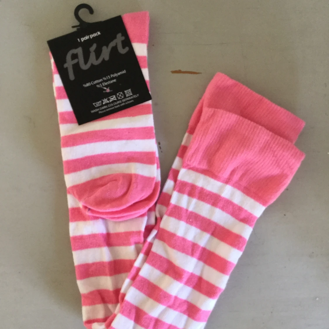 Randiga knästrumpor