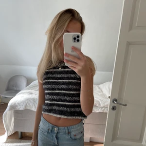 Stickat linne/väst - Stickat linne från zara som inte går att köpa längre aldrig använt!❤️