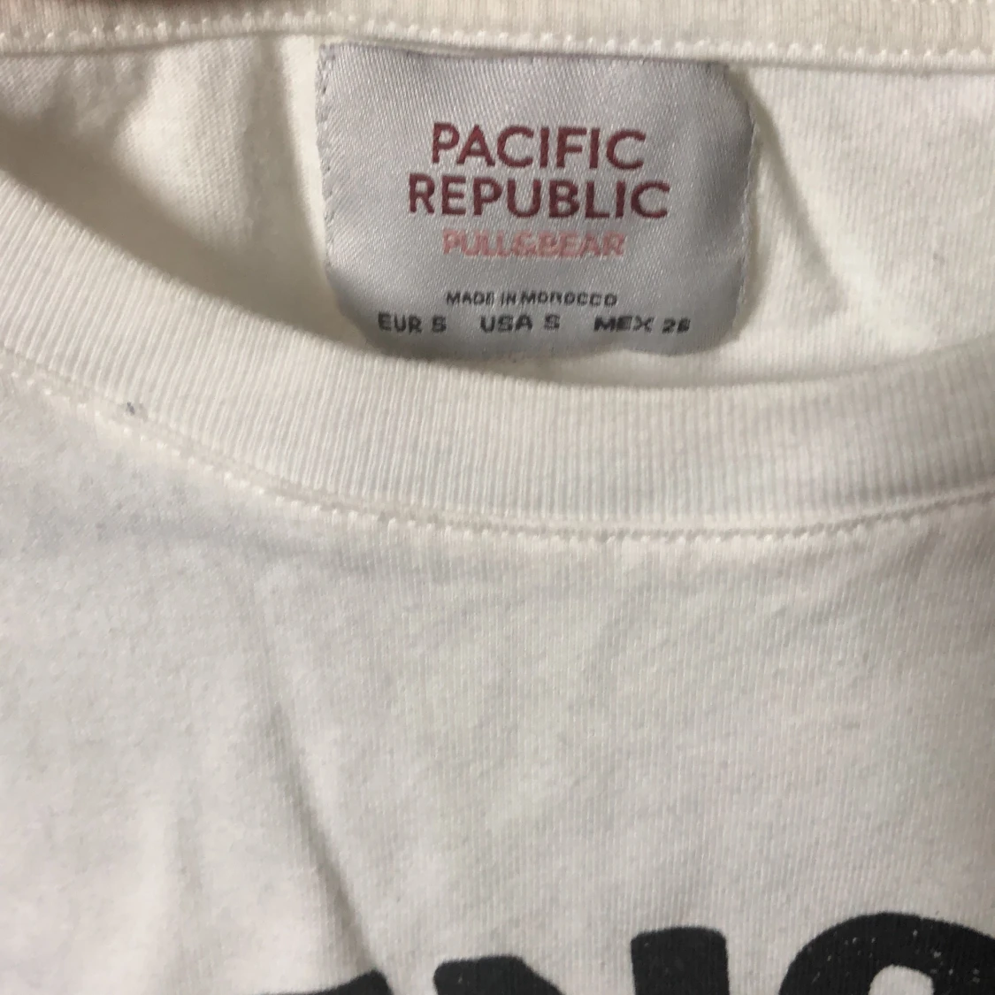 Pull and Bear T-shirt  - 91