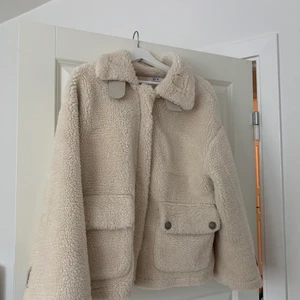 Fluff jacka  - Säljer denna jacka, mysig och oversized.  