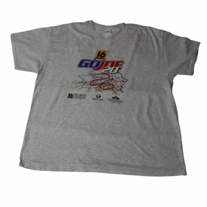 Gojde20 - Vintage T-shirt  - En riktigt Nice tröja från ett stort race i USA. Är thriftad och väldigt rare och unik. Den är lite utav en baggy fit och är därför perfekt att köra som oversized.