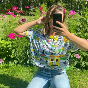 Tröja från Zara - En boxig cropad t-shirt med Musse pigg som motiv. 