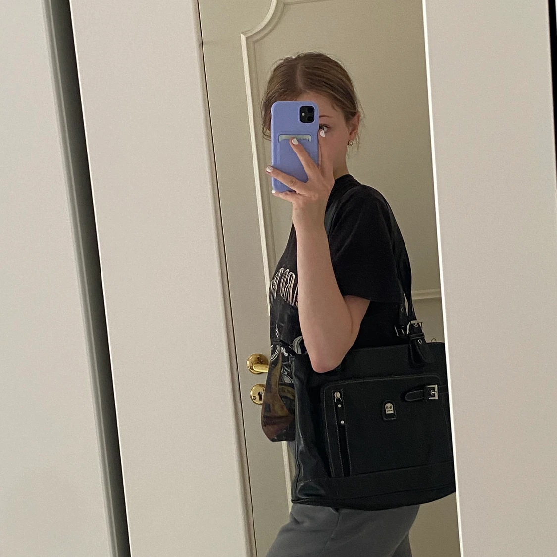 Svart handväska från h&b 