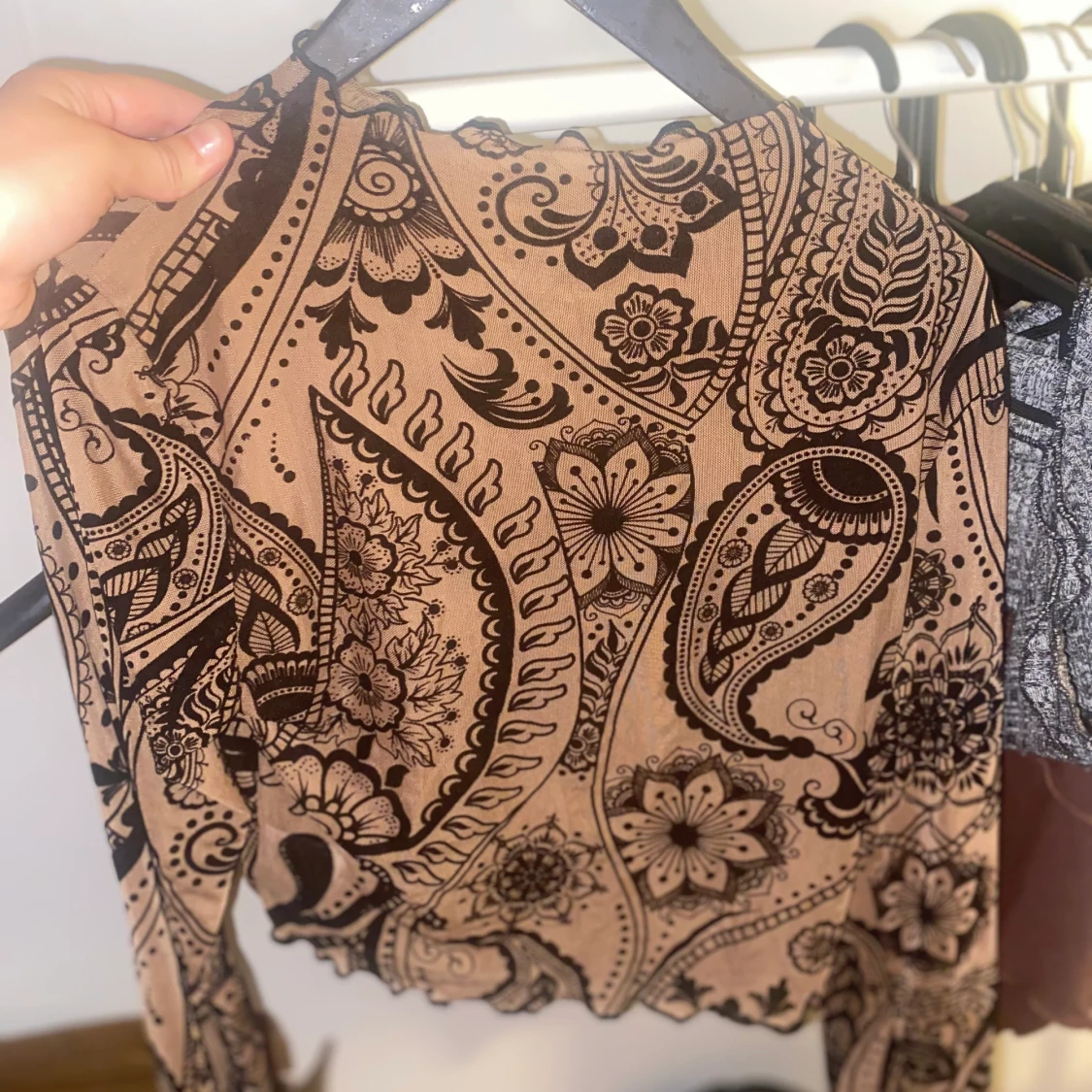 Genomskinlig tröja - 90