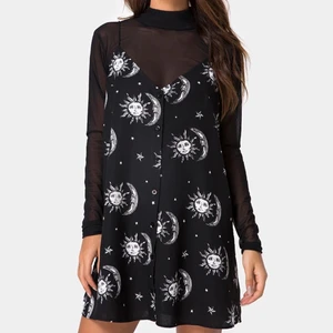 🖤Trendig Slip on🖤 - Sällsynt klänning i märket Motel rocks som inte säljs längre! Storlek M men borde passa L också!🖤