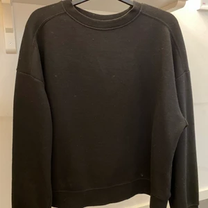 Sweatshirt  - Svart sweatshirt i strl xs