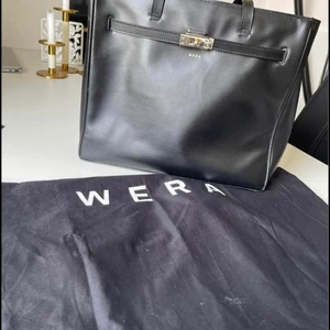 WERA Stockholm väska - Använd 1 gång, köptes på Åhléns i Sthlm för 1600kr i äkta skinn med dustbag till.