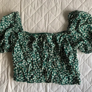 Blommig top - Söt top 