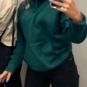 Kappa Hoodie  - Grön hoodie från kappa, sitter jätte bra och bekvämt 