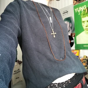 Svart stickad - så fin vintage svart stickad i storlek M💓 budgivning håller på i ungefär en vecka o skriv privat för att buda!💗