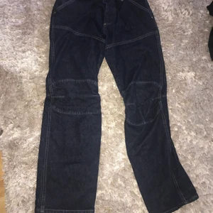 Baggy jeans från G-Star - Väldigt baggy och luftiga i väldigt bra skick🔥