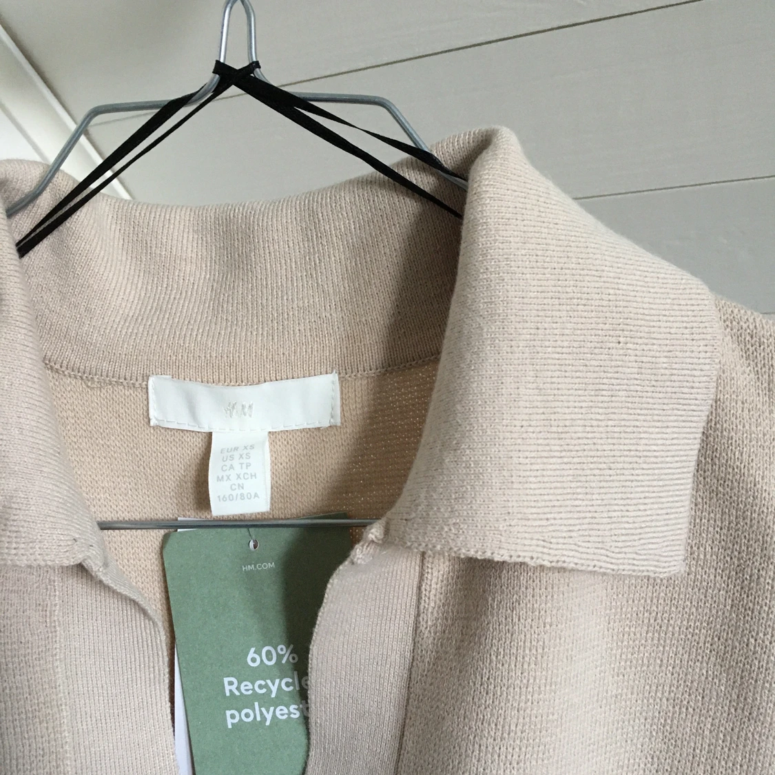 Oanvänd beige tröja - 91