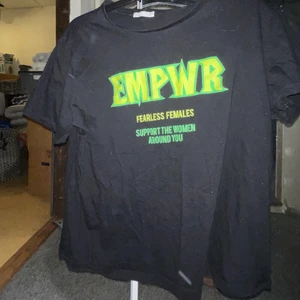 Oversized topp - En oversized topp från Nelly, sällan använd🥰 köparen står för frakten✨