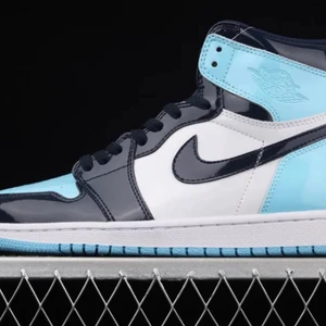 Jordan Blue chills  - Har alla storlek från stocks om du är intresserad är det bara höra av dig 🥰