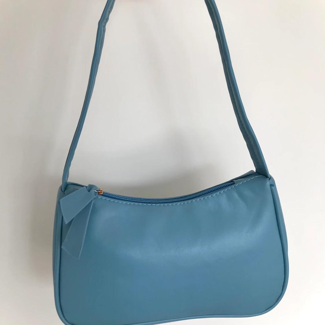 Blå axelväska - 90