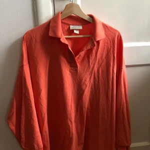 PIKÉTRÖJA MONKI - fint skick!