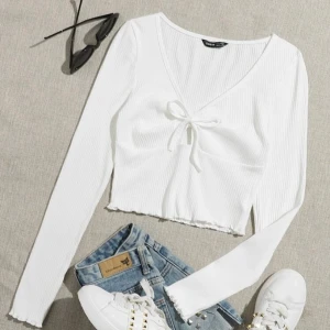 Helt ny tröja - Jättefin ny tröja. Aldrig använd