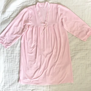 Vintage klänning  - Super fin vintage klänning. Perfekt till sommaren! Fint skick. Köpt secondhand. 