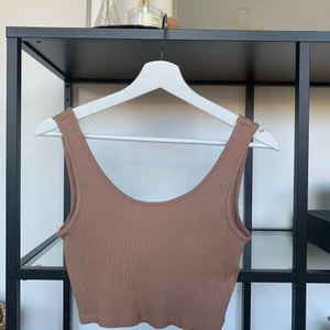 Linne  - Säljer mitt underbara linne från Gina som tyvärr inte passar. Perfekt färg till sommaren 